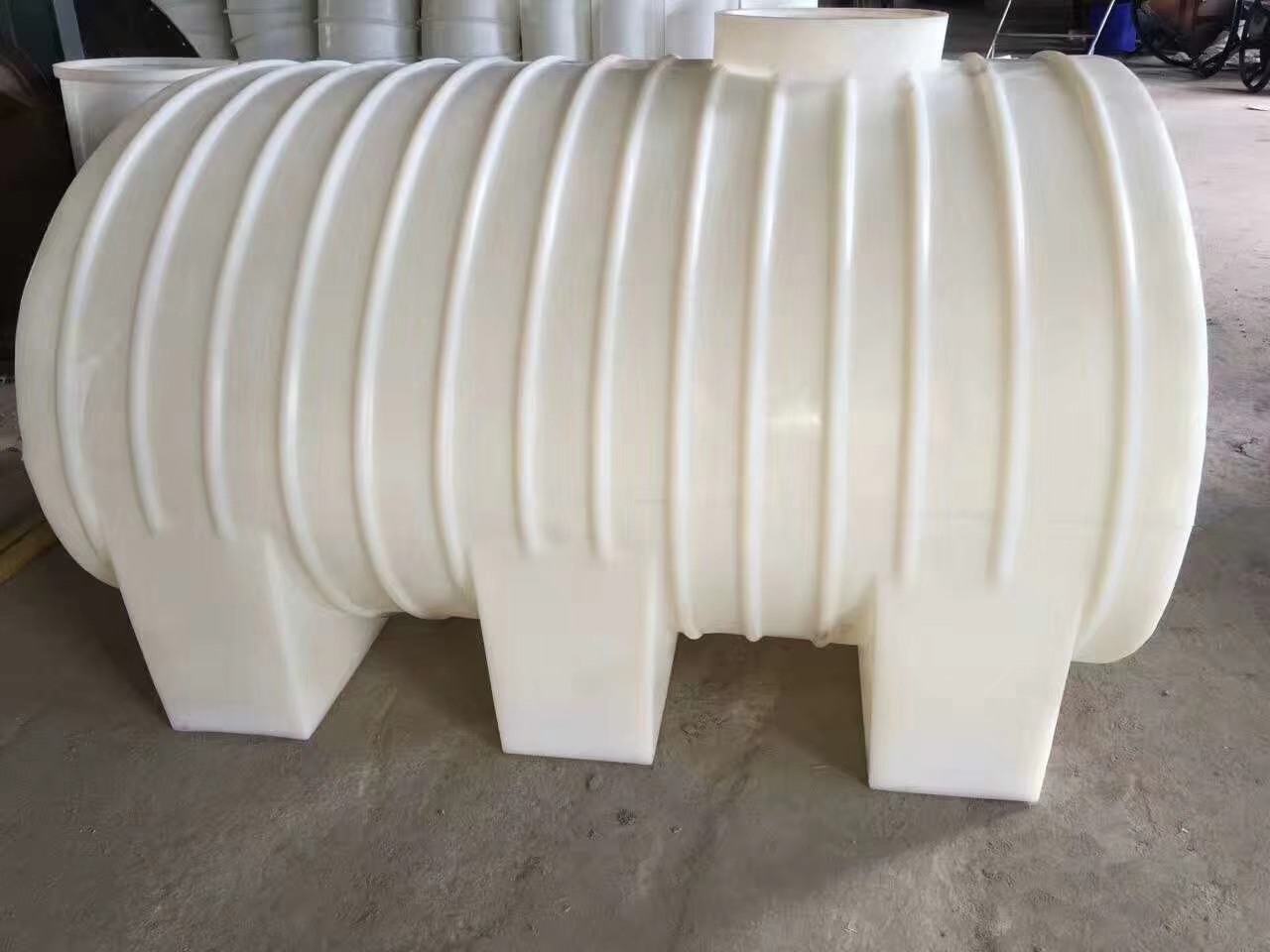臥式3噸5噸塑料桶，塑料水塔